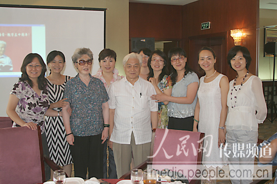 �i�|�б±q�Ƽ����оǤu�@���Q�P�~�A�P�v�ͮa�H�X�v�C�]�Ĥ@�Ƭ��i�|�б©M�ҤH�����ڦѮv�^