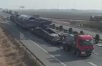 实拍高速超长百米巨无霸车