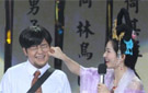 郝邵文被谢娜捏脸