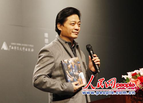 柴靜講述十年央視歷程的自傳性作品《看見》,12月15日在北京舉行首發式。圖為崔永元。 攝影 商華鴿