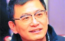王家卫摘墨镜真容曝光