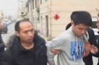男子闹市持枪劫持宝马