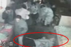 老人脑梗摔倒178人跨过