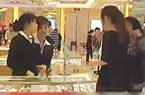 黄牛贩子劝此时不要买金