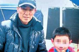 张艺谋与"儿"合影?生父辟谣