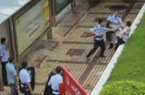 警察街头棍子制服菜刀男
