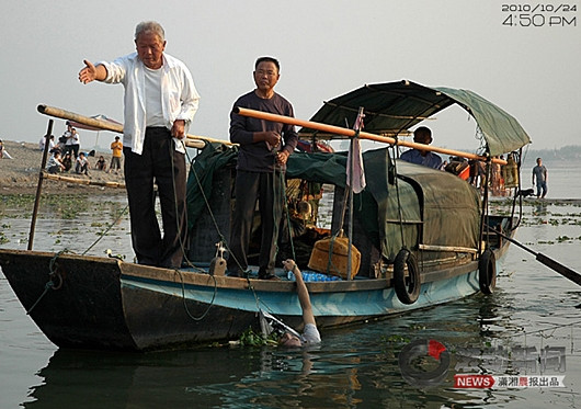 2009年10月24日16:50:57, 与上一张图片相差6秒钟。图/记者 张轶