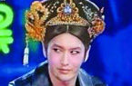 黄晓明"自黑"烟熏妆造型
