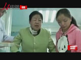 花季女孩休学守母亲