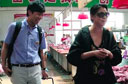 倪萍带医生逛菜市场