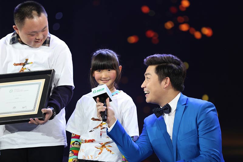 ��Ѹ�췫����һ�졷��׷�� ���֡��"��ȹ����Ӱ"��3��