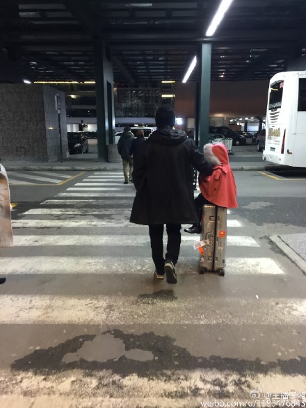 ����ȫ�Ҹ�����ʱװ�� ���Ѿ�����ʫ��"ײ��"���ݡ�4��