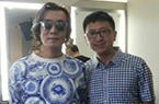 李咏穿"盘子"服装遭吐槽