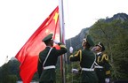 边防战士的国旗情