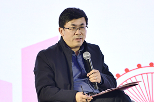 主持人：深圳大學傳播學院院長巢乃鵬