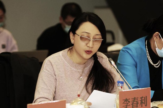光明日報社文藝部副主任李春利